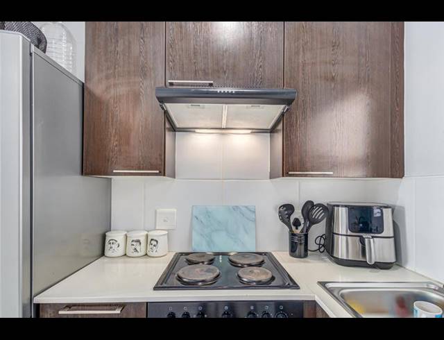 1 BEDROOM APARTMENT FOR SALE IN FOURWAYS